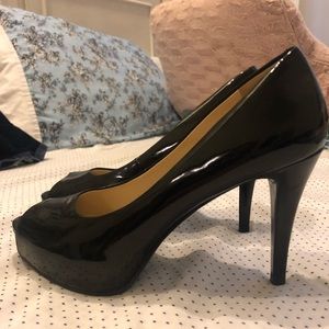 Nine West peep toe heals